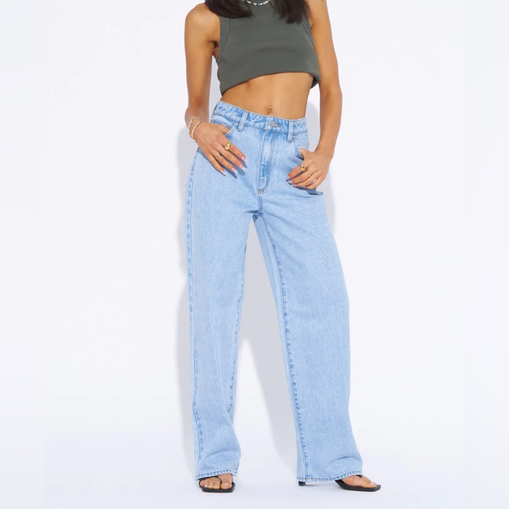 Abrand high rise 90s style jeans. Petite length size 26